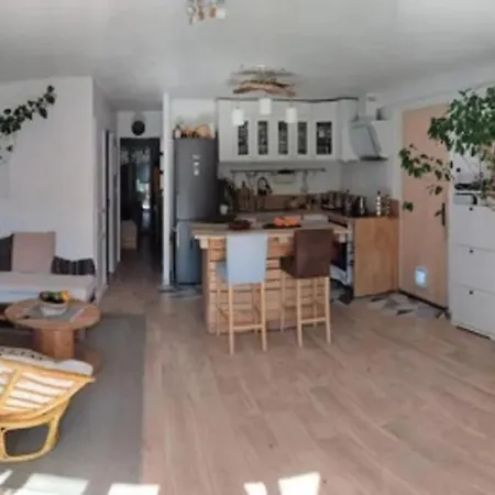 Nice 60 M2 Bright With Wifi-Terrace And View *